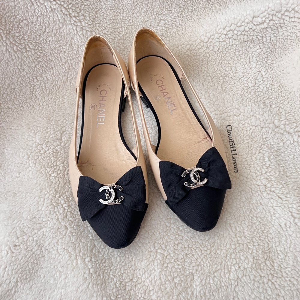 Auth Chanel Beige Classic CC Logo Bow Ballerina Flats - Size 37.5